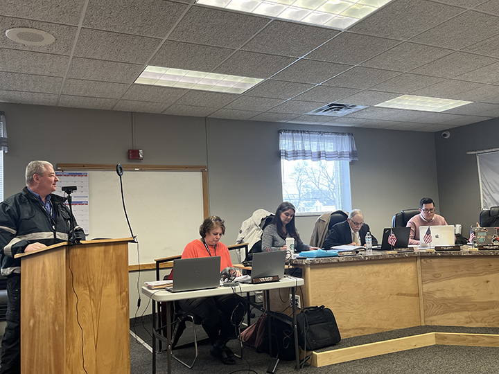 Board questions airport manager News, Sports, Jobs The Alpena News